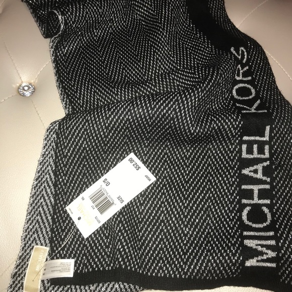 NEW Michael Kors Black Silver Metallic Herringbone Scarf O/S - Picture 9 of 11